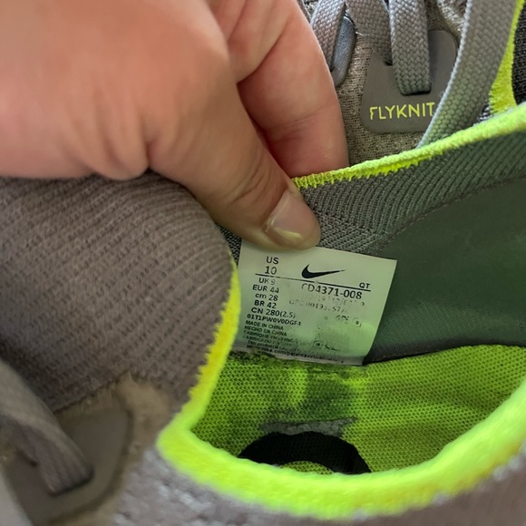 Nike REACT Gray & Lime Green FlyKnit Sneakers - Men’s Size 10 - Picture 8 of 14